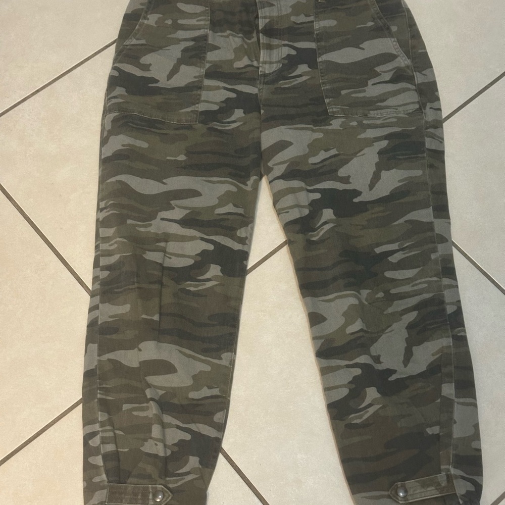 Express Men's Green Camouflage Cargo Pants